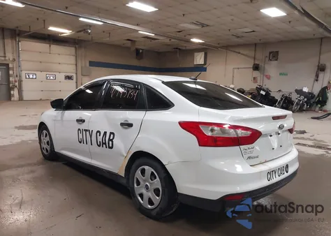 2013 Ford Focus S из США, поврежденный, VIN 1FADP3E29DL148702